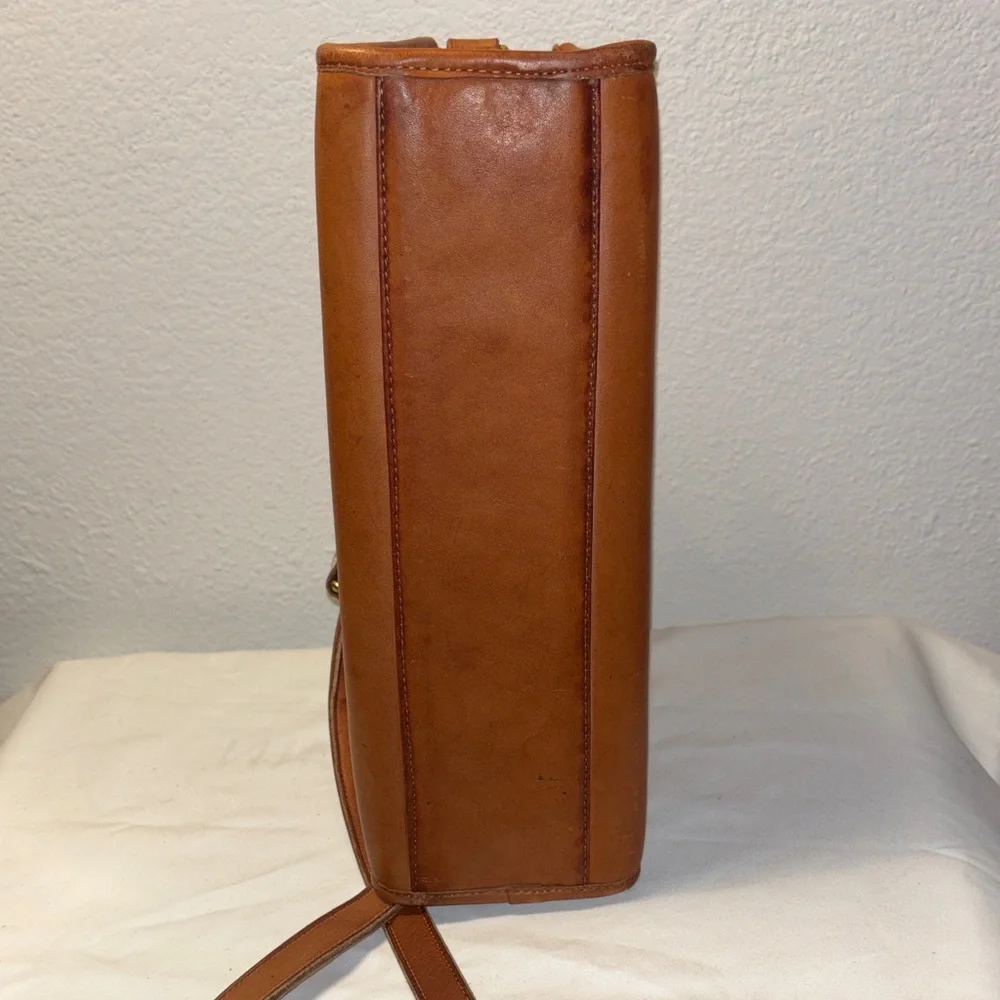 Coach Vintage British Tan Swagger Bag - Picture 12 of 12